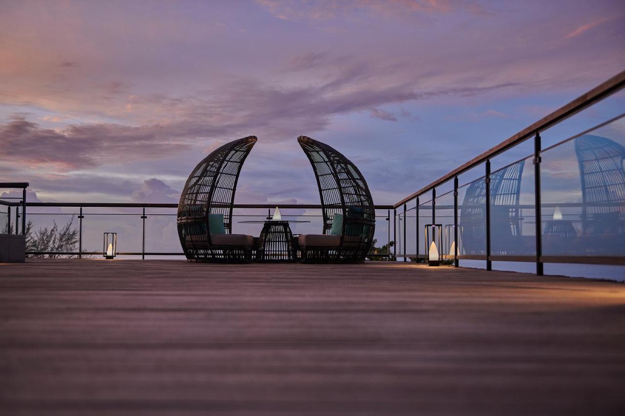 Отель Angsana Teluk Bahang, Penang Бату-Ферринги Экстерьер фото The Sky Bar