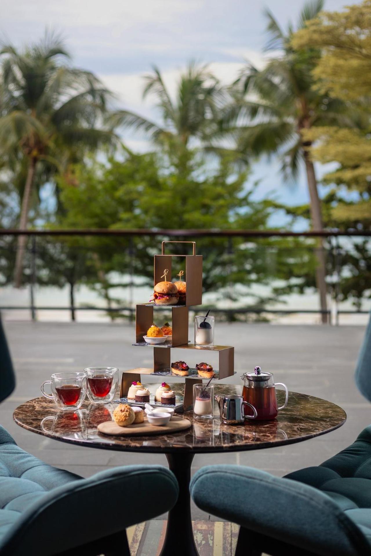 Отель Angsana Teluk Bahang, Penang Бату-Ферринги Экстерьер фото Afternoon tea at the Beach Club